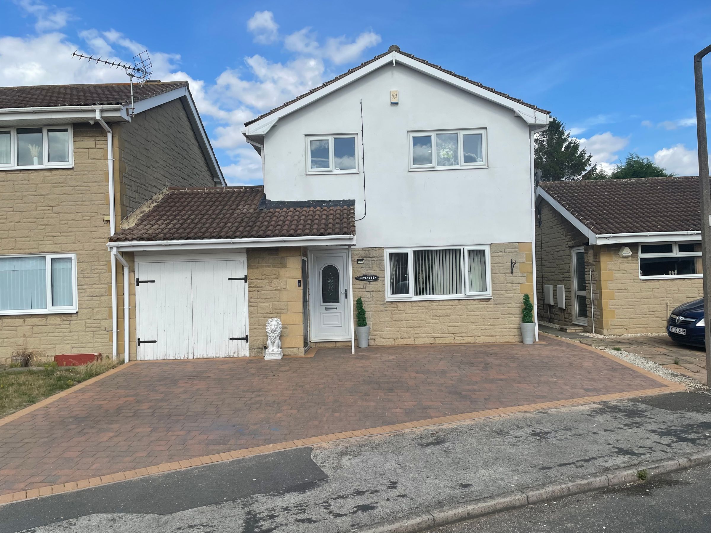 3 bed linkdetached house for sale in Gorse Close, Dunsville, Doncaster