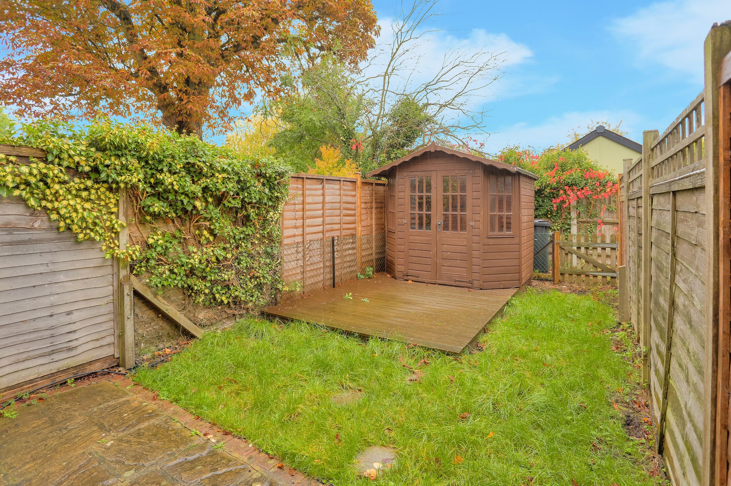 2 bed detached house to rent in Betjeman Close, Cowper Road, Harpenden