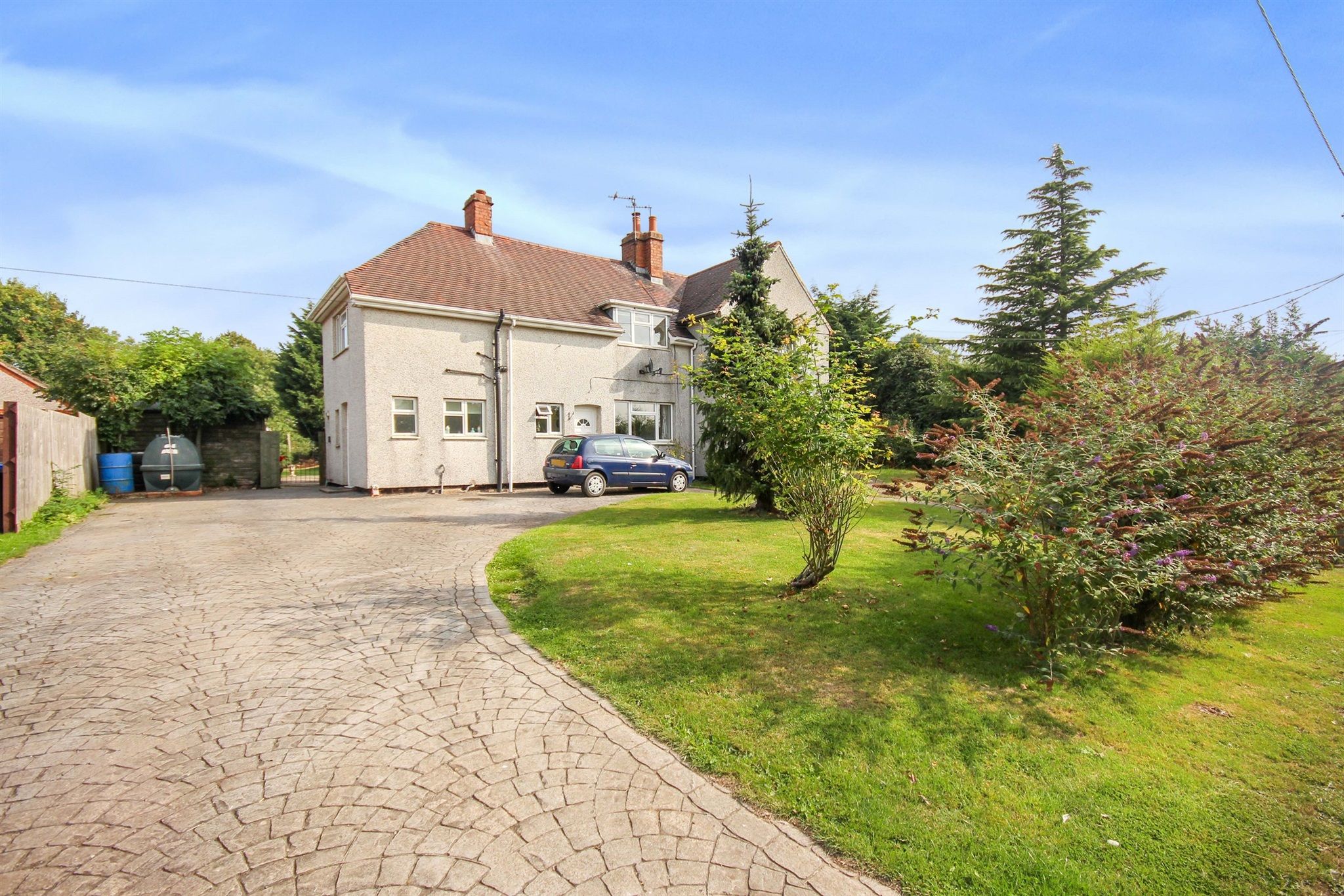 3 bed semidetached house for sale in Yelvertoft Road, Lilbourne, Rugby