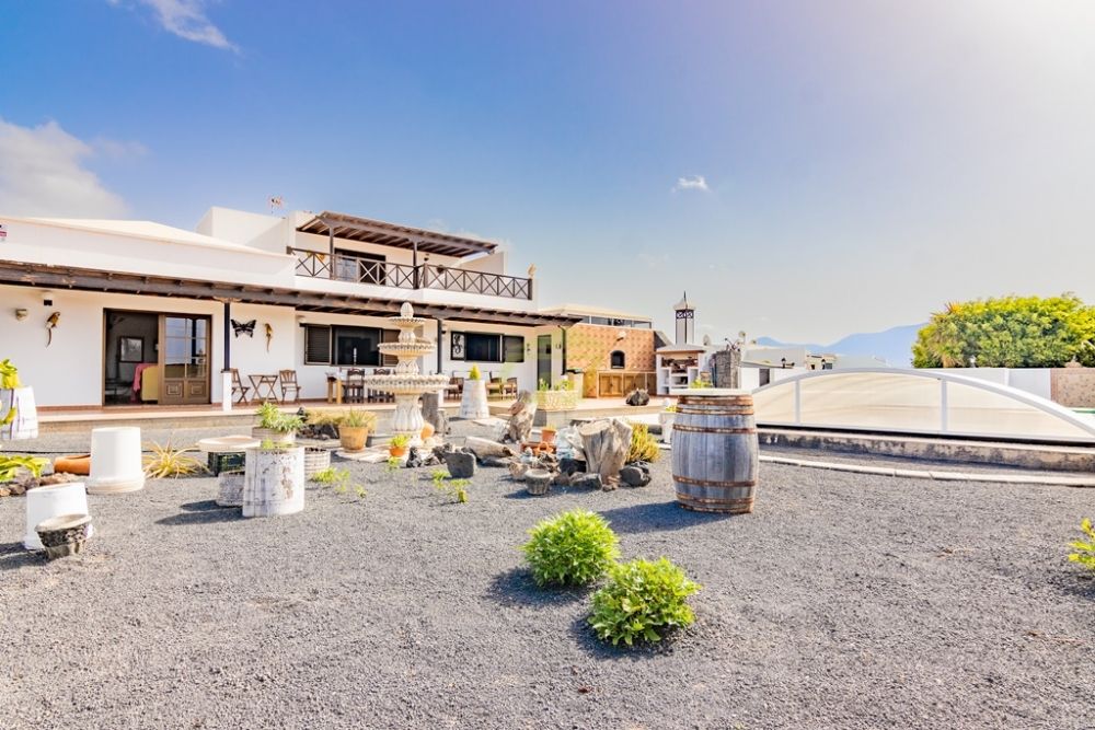 3 bed villa for sale in Playa Blanca, Lanzarote, Spain Zoopla