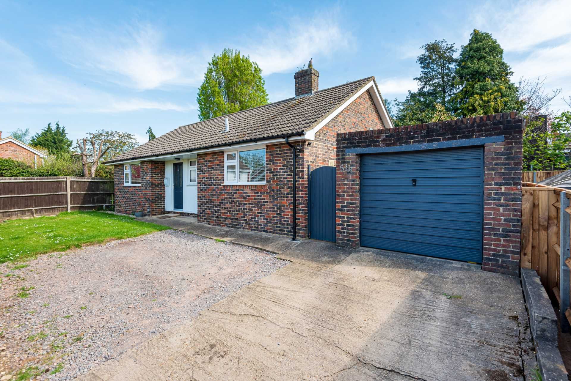 3 bed detached bungalow for sale in Barkham Road, Wokingham RG41 Zoopla