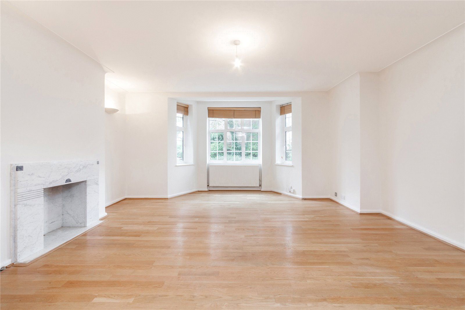 3 bed flat to rent in Grosvenor Court, Grosvenor Hill, Wimbledon