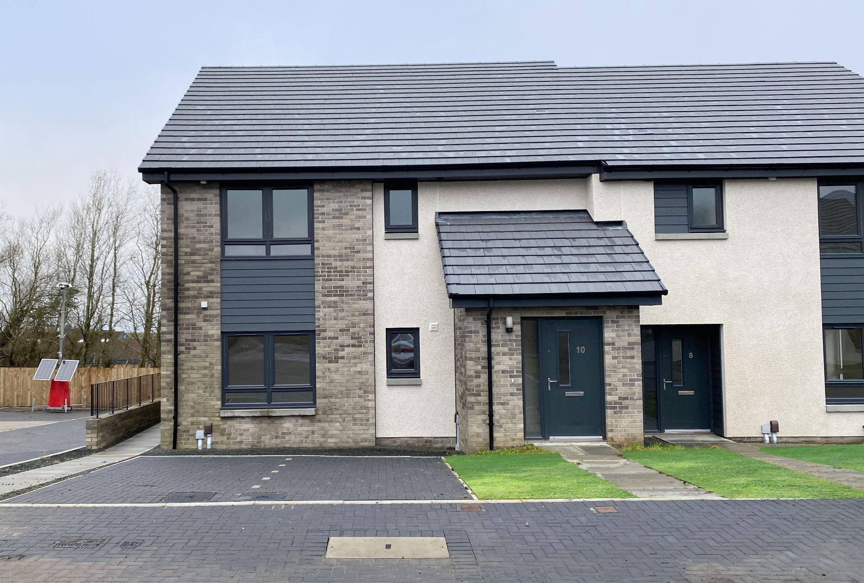 2 bed flat for sale in Balmoral Drive, Harthill, Lanarkshire ML7 Zoopla