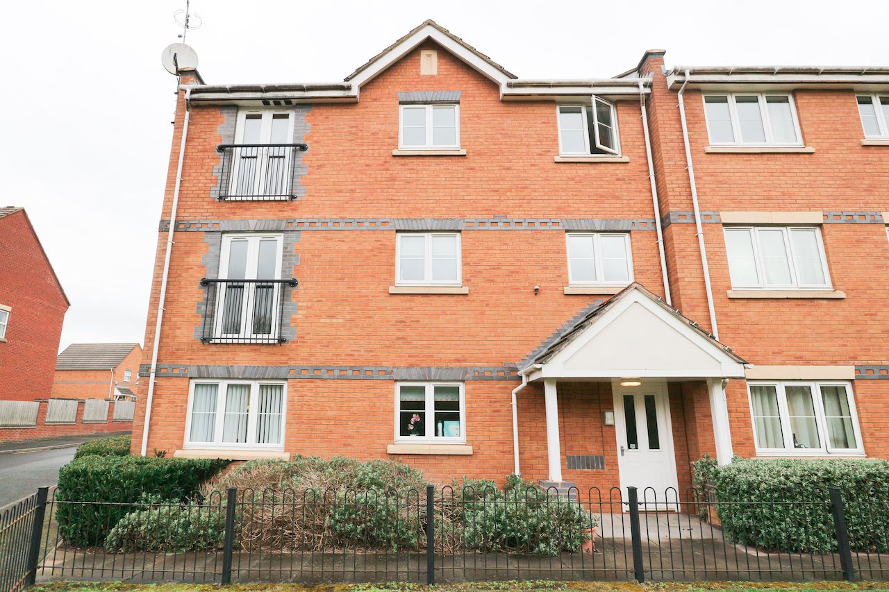 2 bed flat for sale in Moorhen Close, Brownhills, Walsall WS8 Zoopla