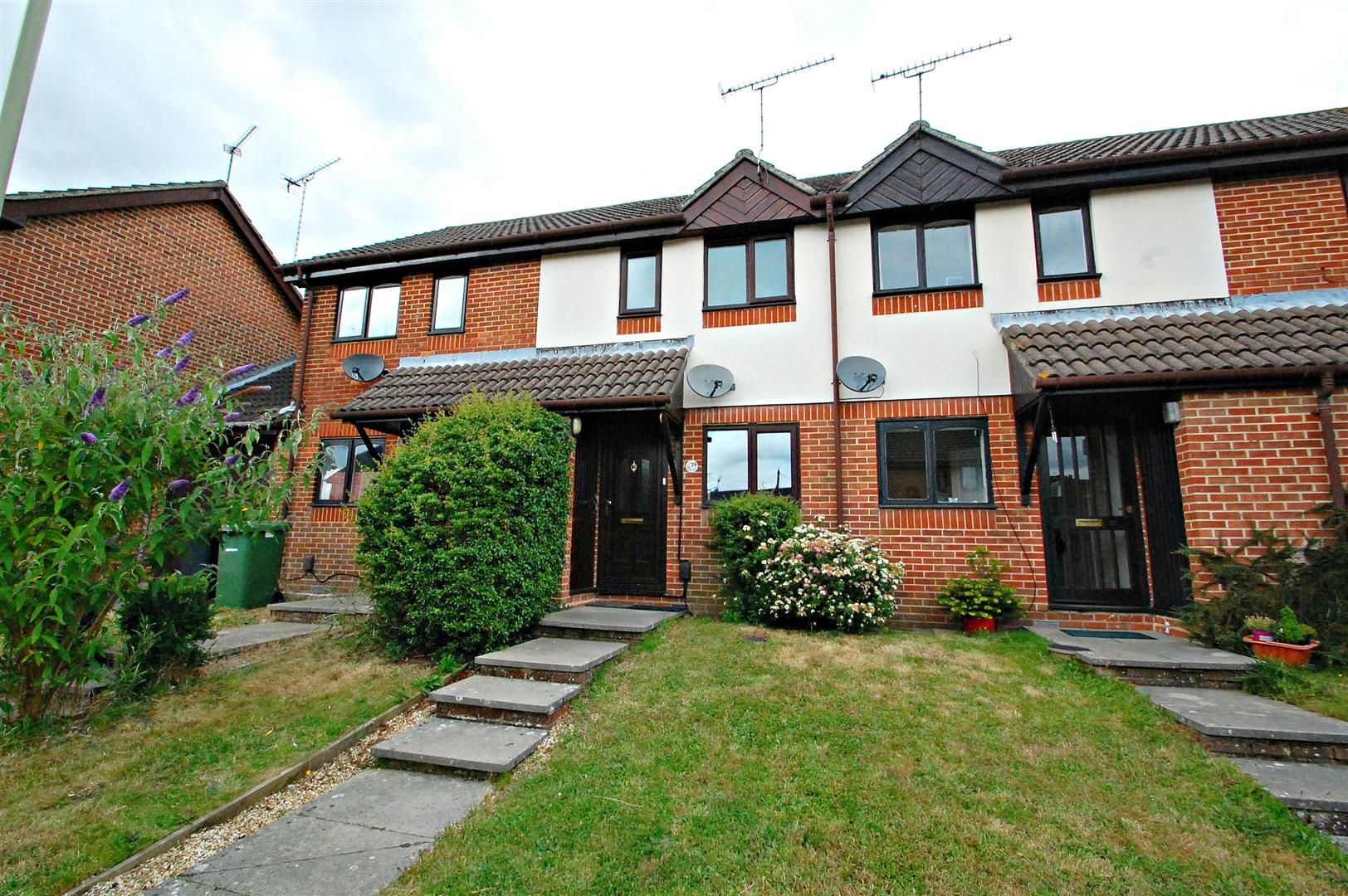 2 bed terraced house for sale in Balmoral Way, Petersfield GU32 Zoopla