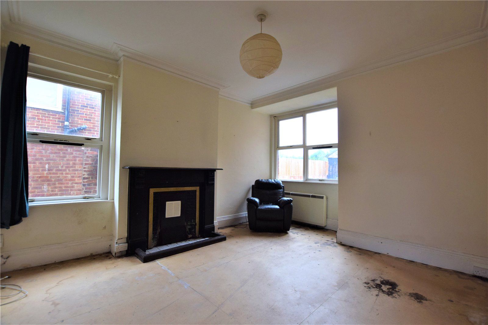 4 bed semidetached house for sale in Stroud Road, Gloucester