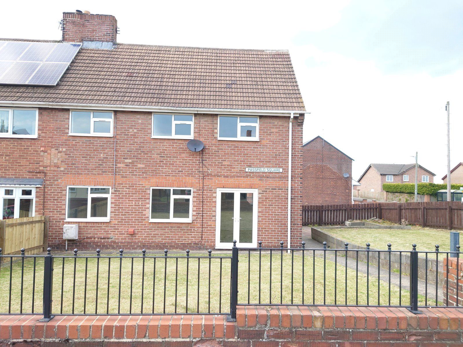 3 bed semidetached house for sale in Passfield Square, Thornley