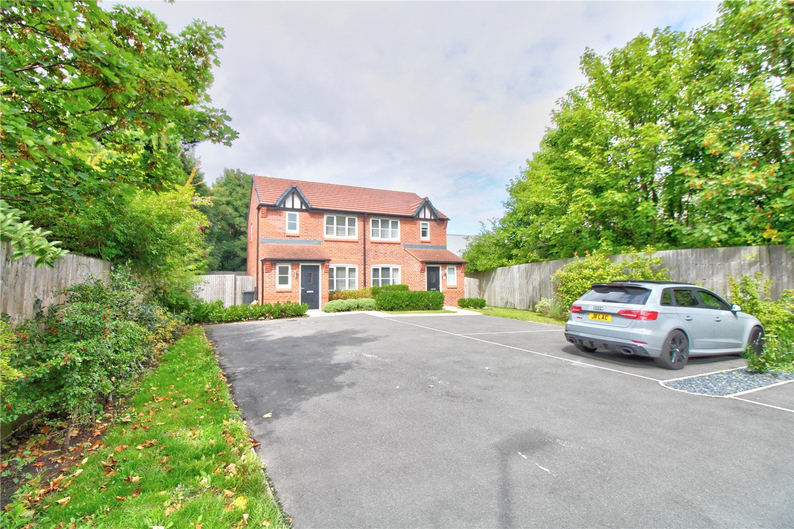 3 bed semidetached house for sale in Longridge Drive, Aintree