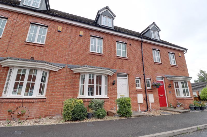 4 bed town house for sale in Abberley Grove, Stafford, Staffordshire
