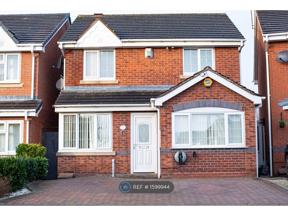 4 bed detached house to rent in Yale Drive, Wednesfield, Wolverhampton