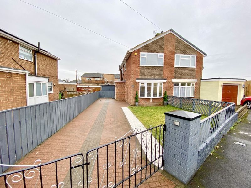 3 bed semidetached house for sale in Washington Grove, Norton