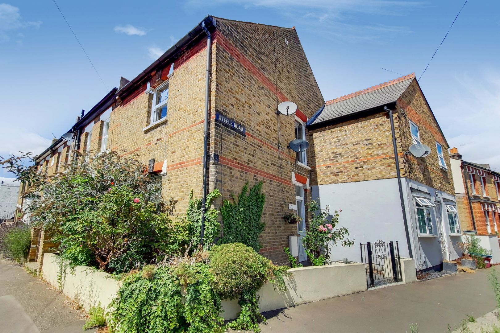 2 bed for sale in Steel Road, Isleworth, Middlesex TW7 Zoopla