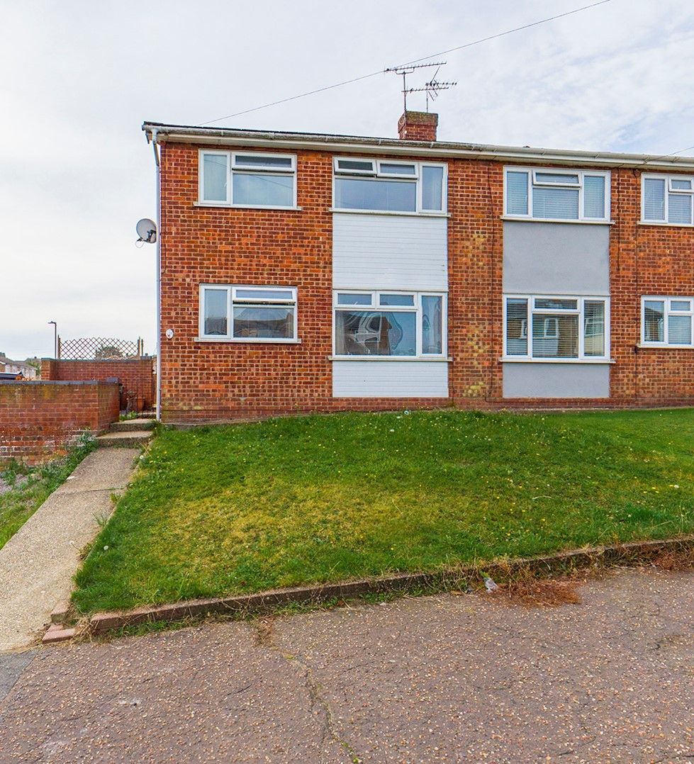 3 bed semidetached house for sale in Deepdale Road, Harwich, Essex CO12 Zoopla