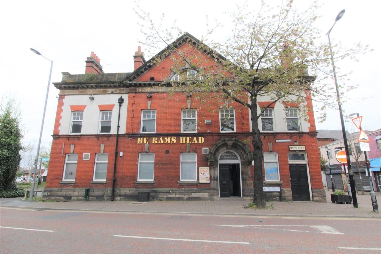 Commercial property for sale in Rams Head Hotel, 2 Earle St, NewtonLe