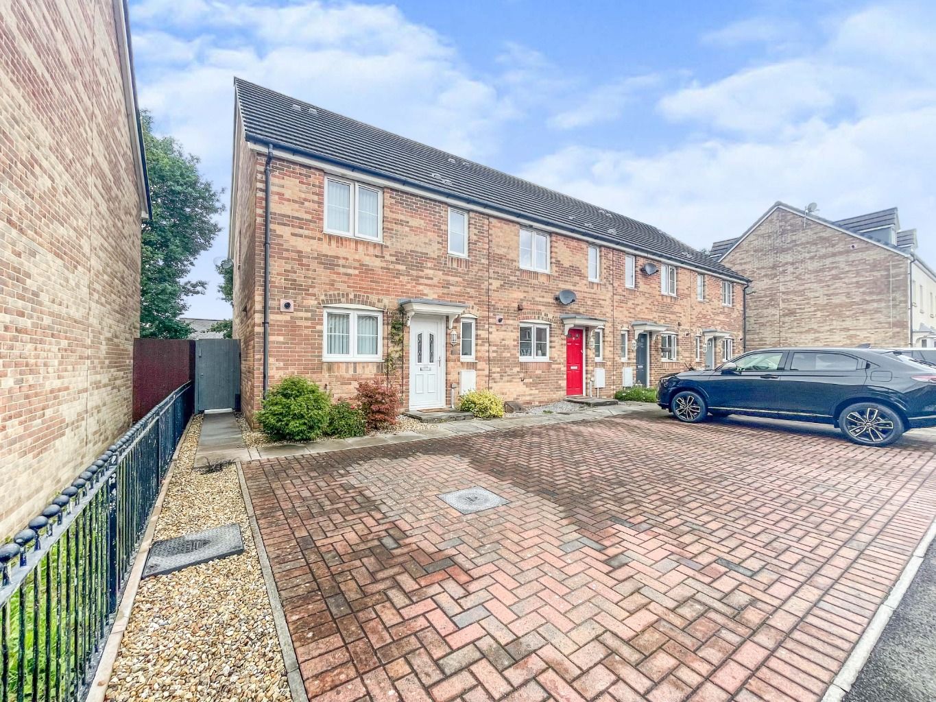 3 bed end terrace house for sale in Gelli Rhedyn, Fforestfach, Swansea