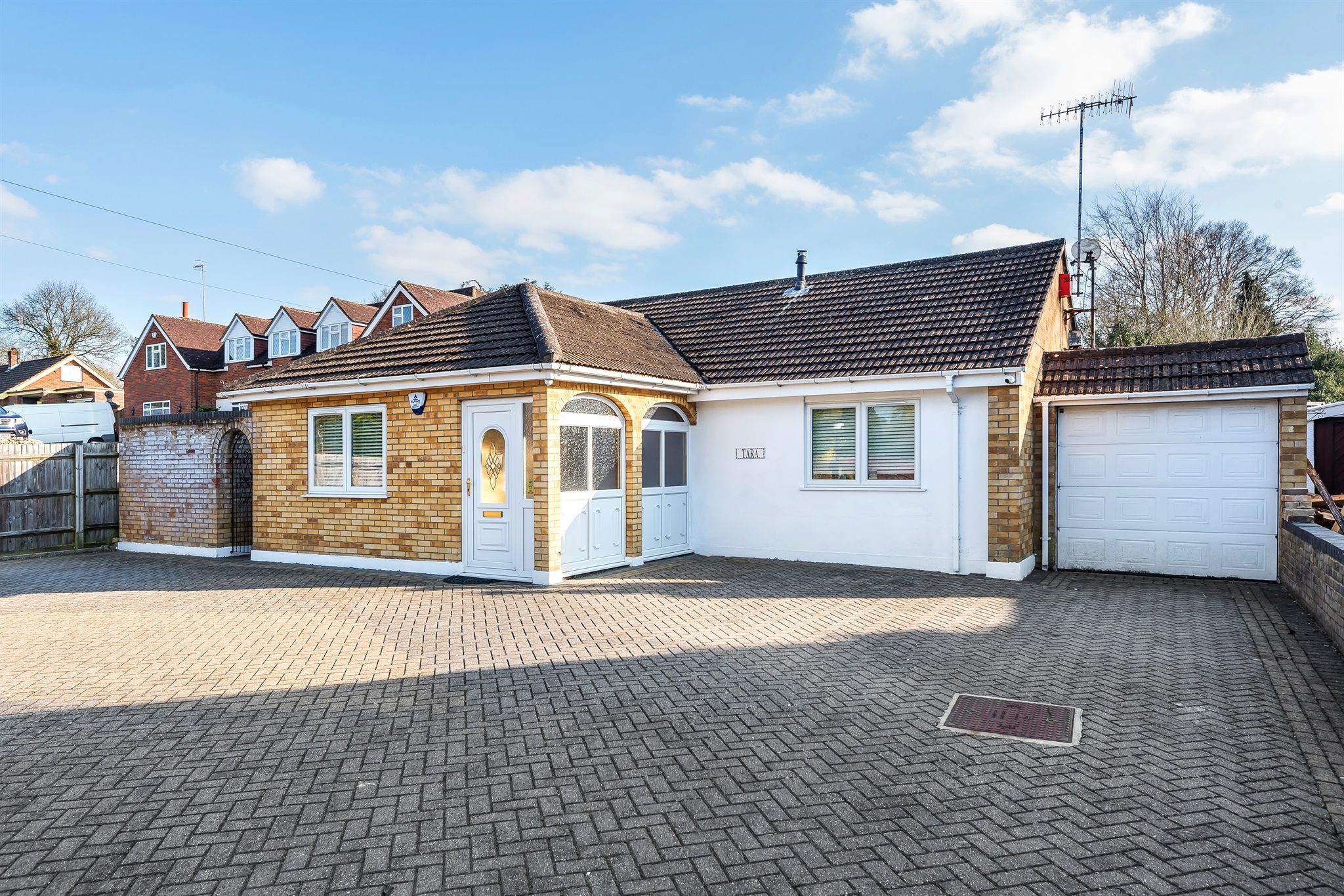 3 bed detached bungalow for sale in London Road, Hemel Hempstead HP1