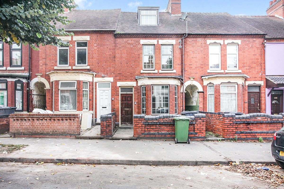 4 bed terraced house for sale in Norman Avenue, Nuneaton, Warwickshire