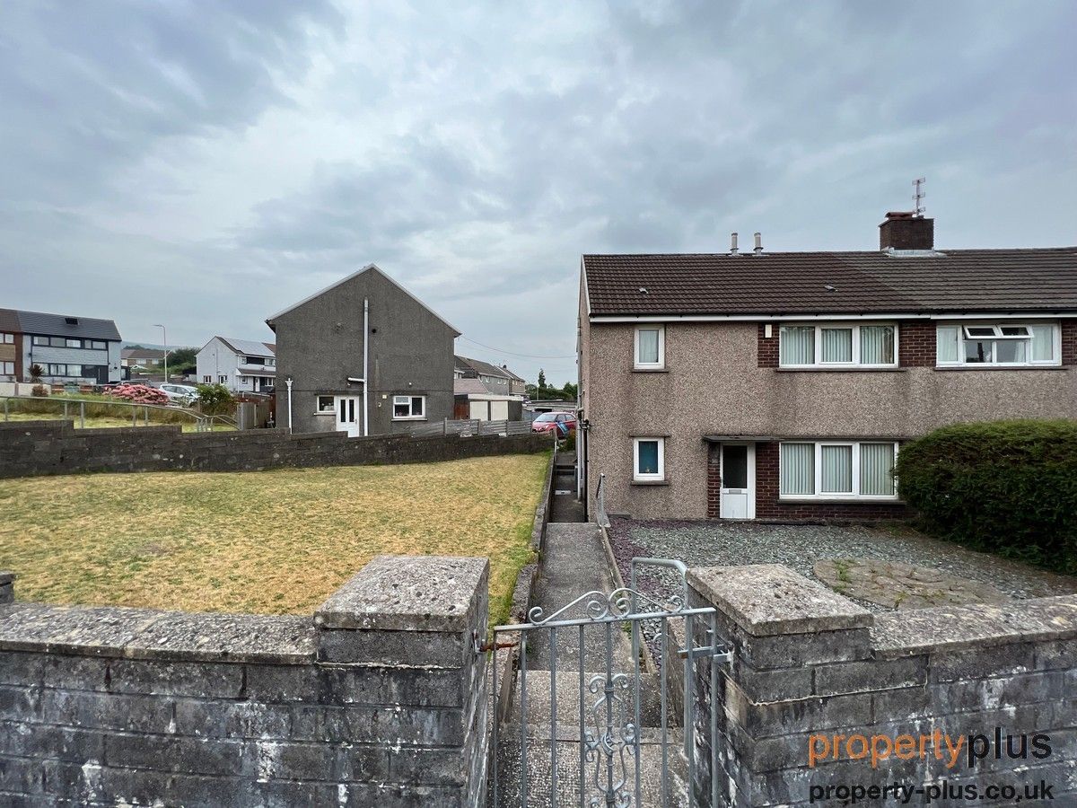 3 bed semidetached house for sale in St Johns Road Tonyrefail