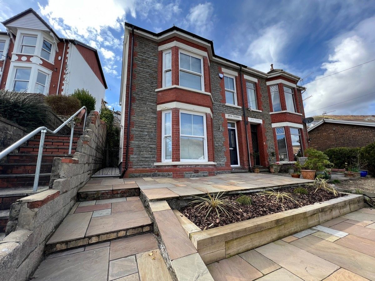 4 bed detached house for sale in Aberhondda Road Porth , Porth CF39