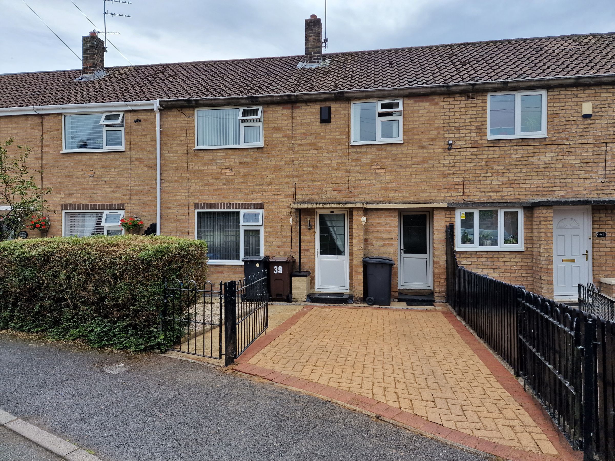 3 bed terraced house for sale in Carnation Road, Oldham OL4 Zoopla