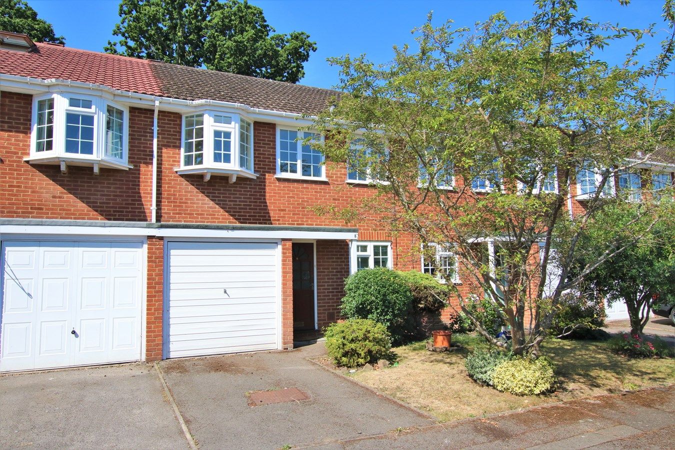 3 bed terraced house for sale in Maple Close, Winnersh, Wokingham RG41