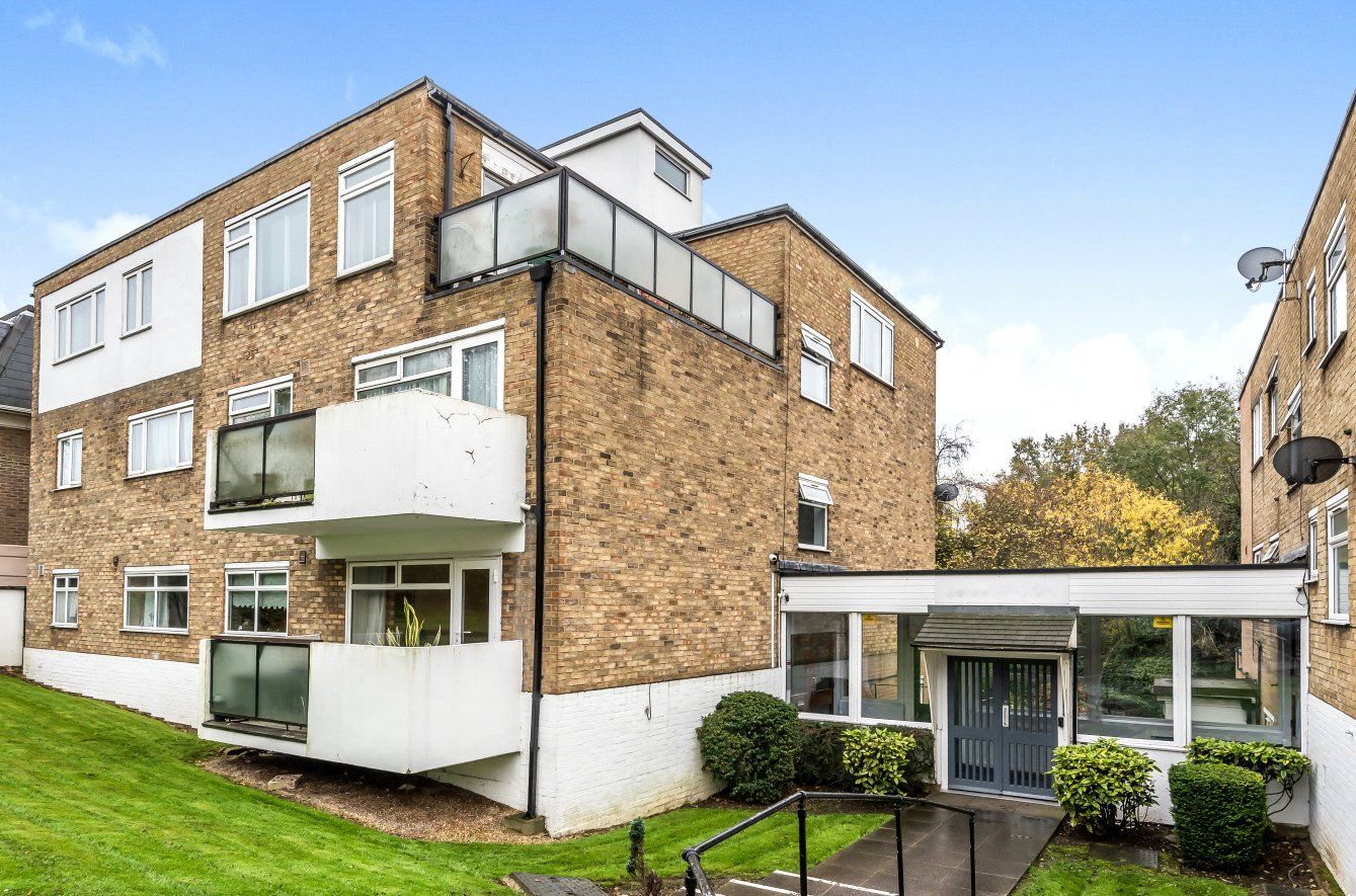 2 bed flat for sale in Sunrise View, The Rise, Mill Hill, London NW7
