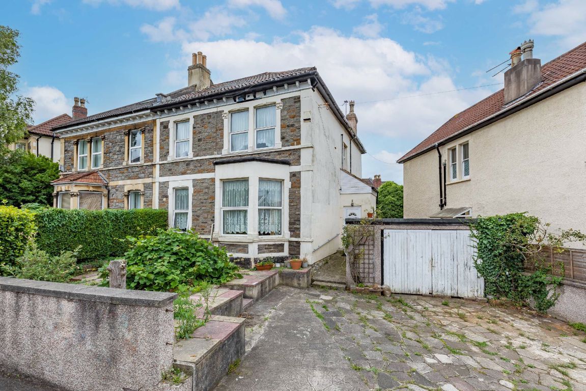 4 bed semidetached house for sale in Sommerville Road, St Andrews