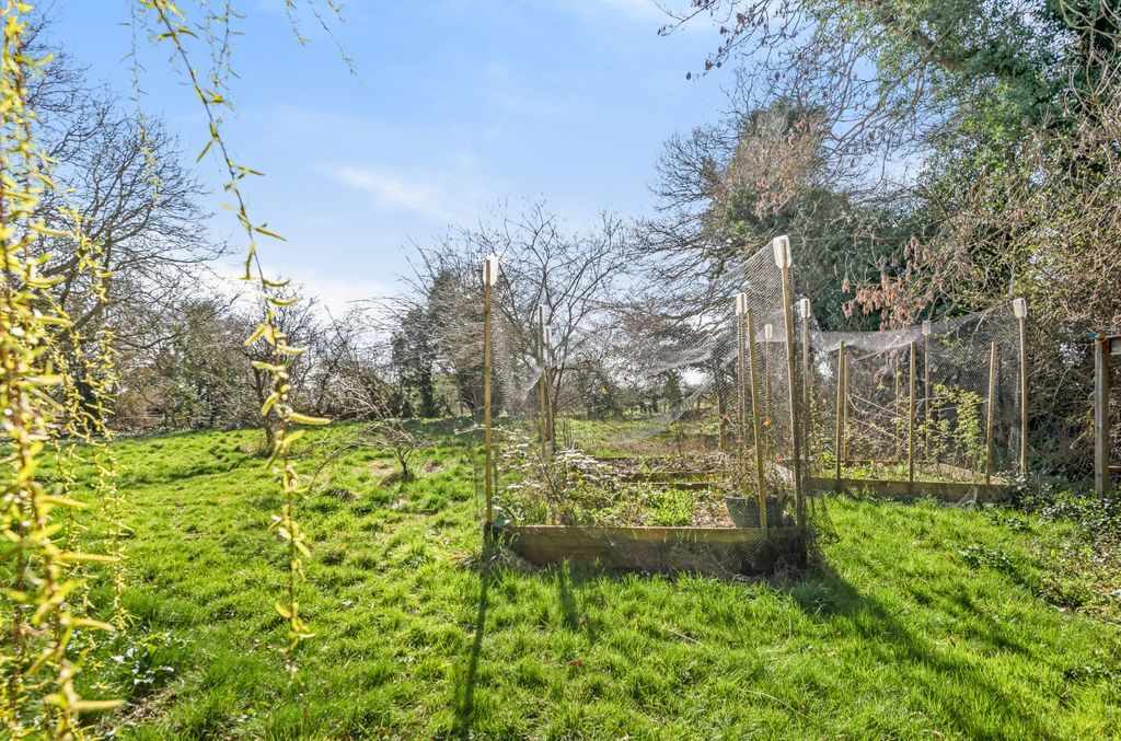 5 bed bungalow for sale in Cricklade Road, South Cerney, Cirencester