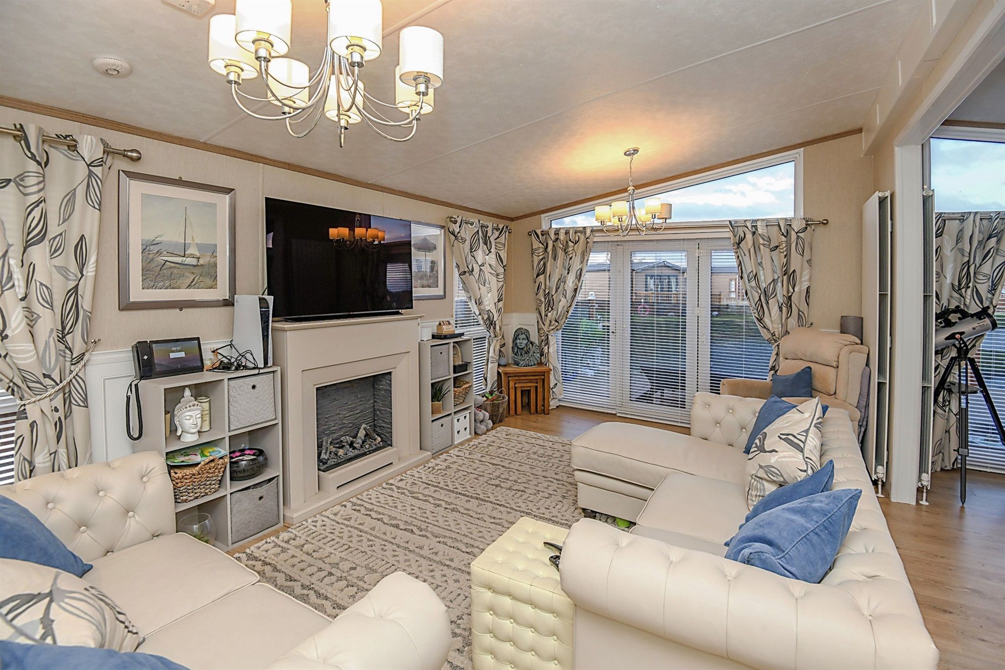 2 bed mobile/park home for sale in Orby Road, Burgh Le Marsh, Skegness