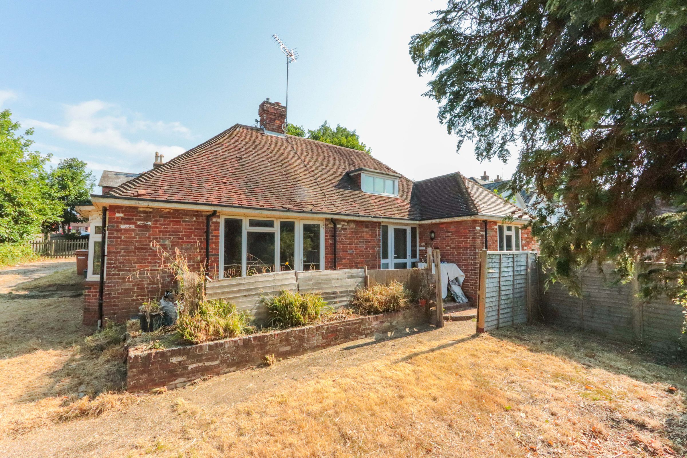 2 bed detached bungalow for sale in Highgate Hill, Hawkhurst, Cranbrook