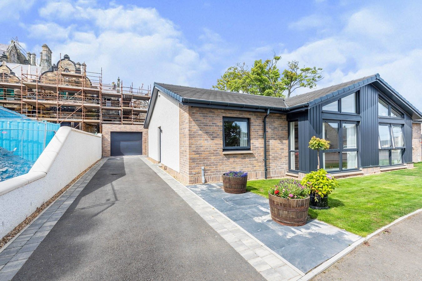 2 bed semidetached bungalow for sale in Forth Park Crescent, Kirkcaldy