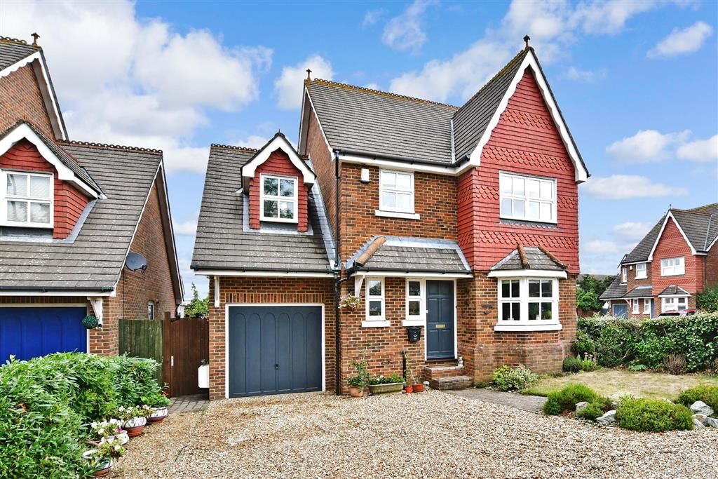 4 bed detached house for sale in Wakehurst Close, Coxheath, Maidstone