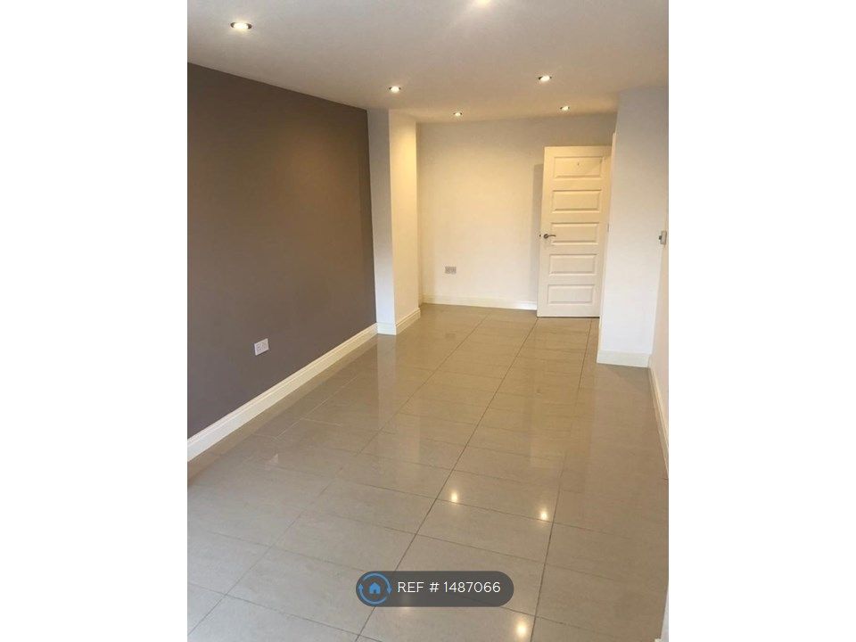 1 bed flat to rent in Avery Court, Aldershot GU11 Zoopla