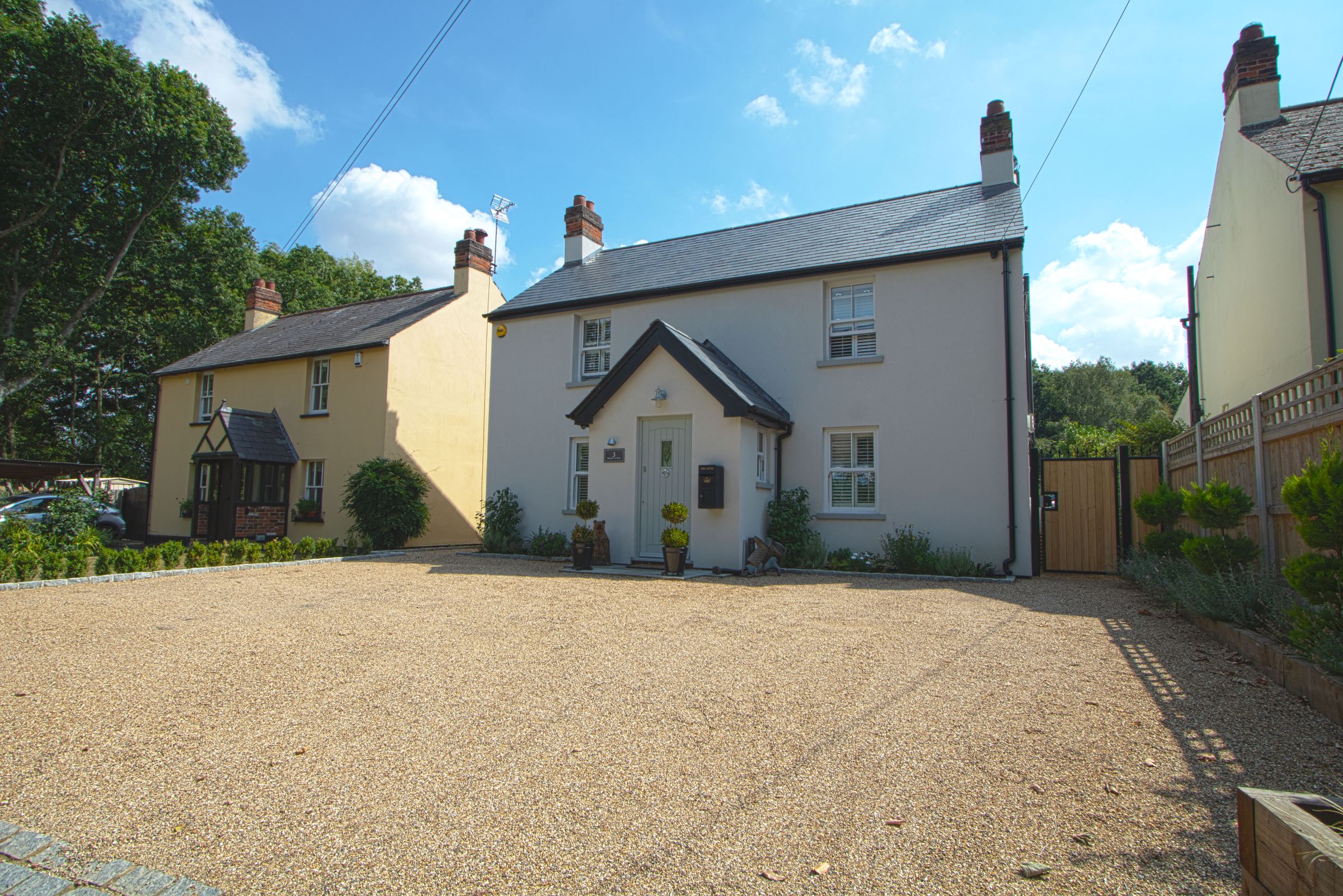 3 bed detached house for sale in Laindon Common Road, Little Burstead