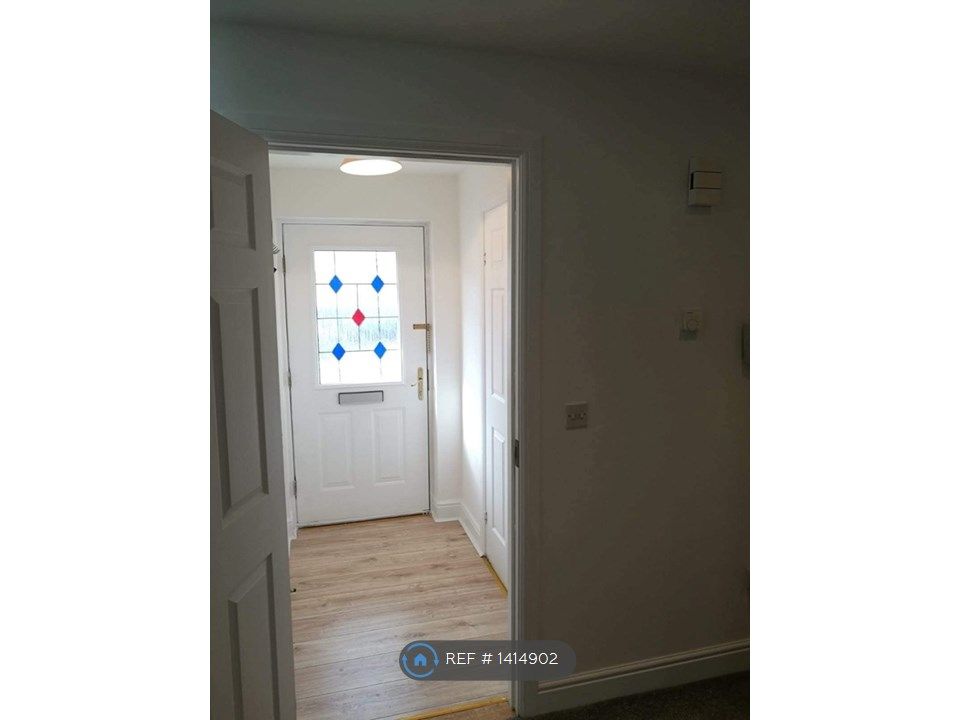 3 bed terraced house to rent in Broomhouse Crescent, Edinburgh EH11