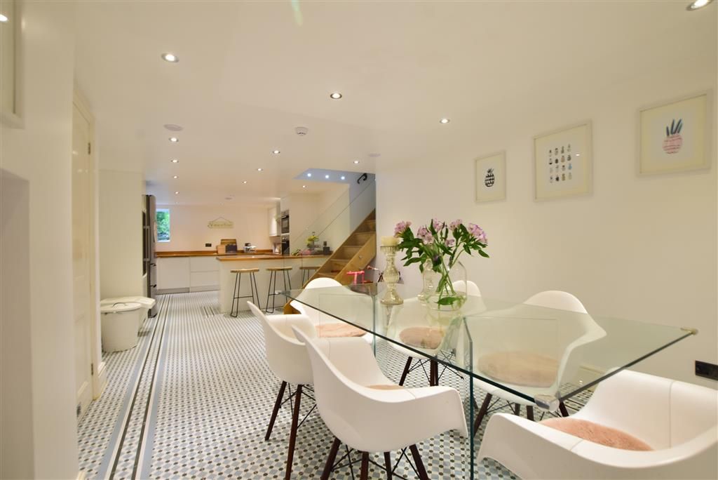 4 bed property for sale in Willington Street, Maidstone, Kent ME15 Zoopla