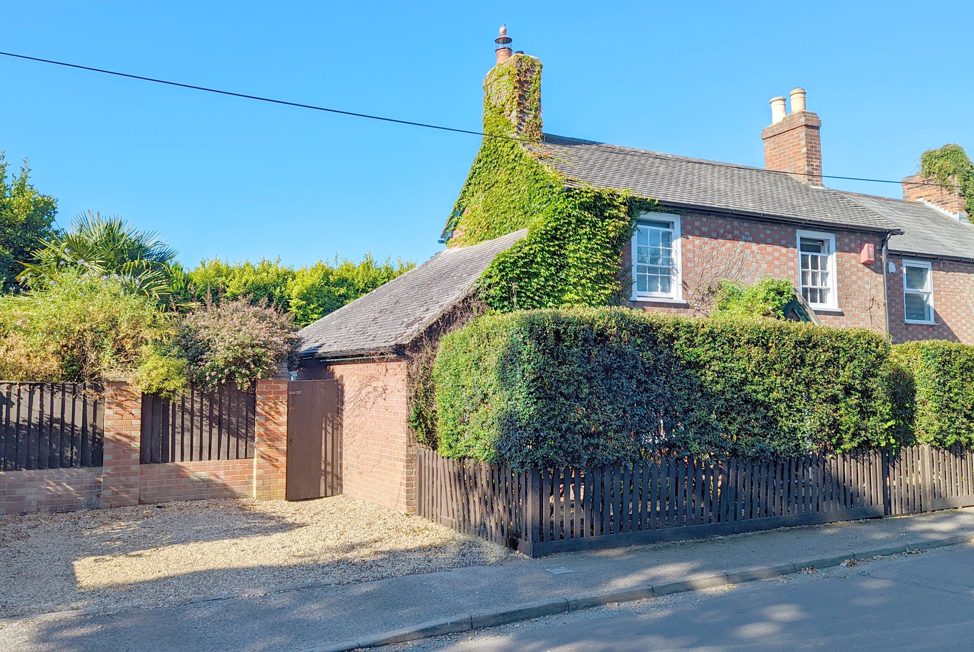 4 bed detached house for sale in North Street, Pennington, Lymington