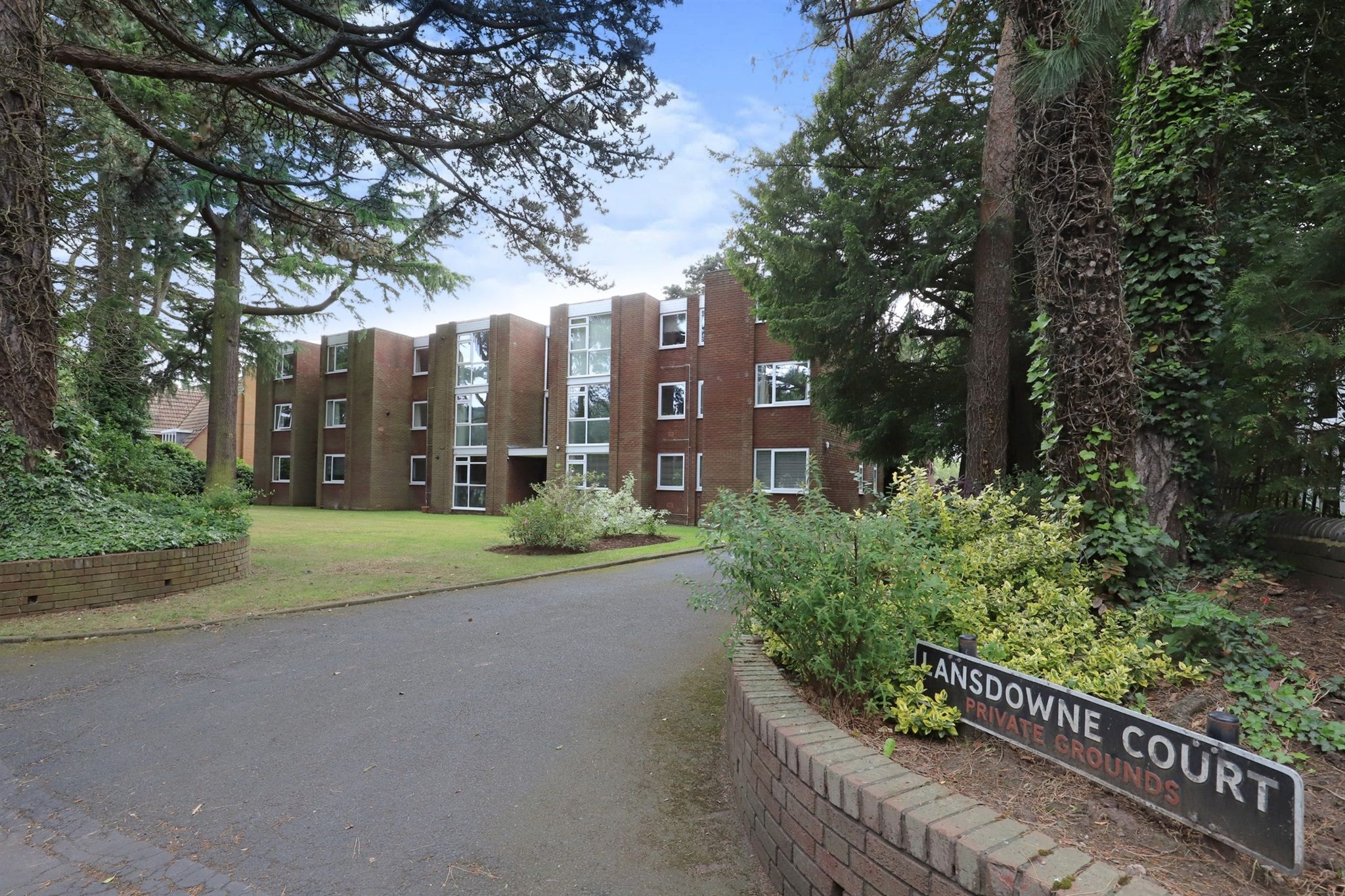 2 bed flat for sale in Hagley Road, Hagley, Stourbridge DY9 Zoopla