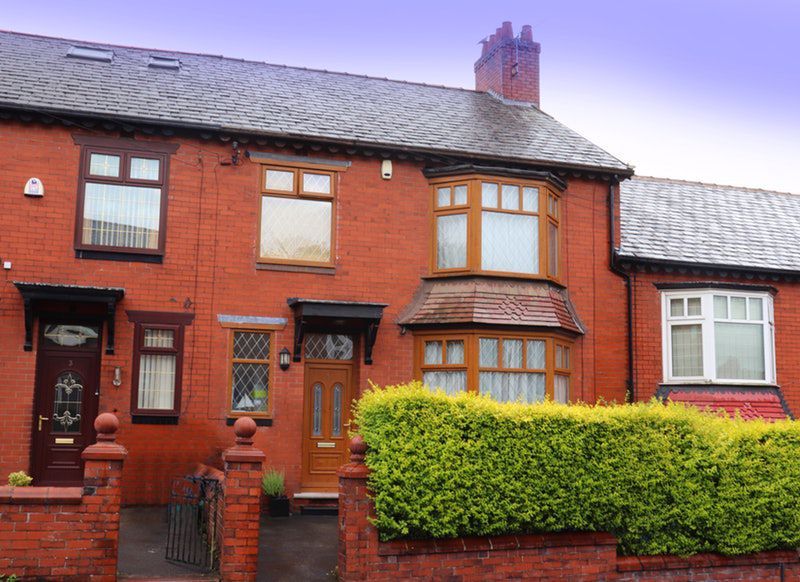 3 bed terraced house to rent in Eskdale Avenue, Coppice, Oldham OL8