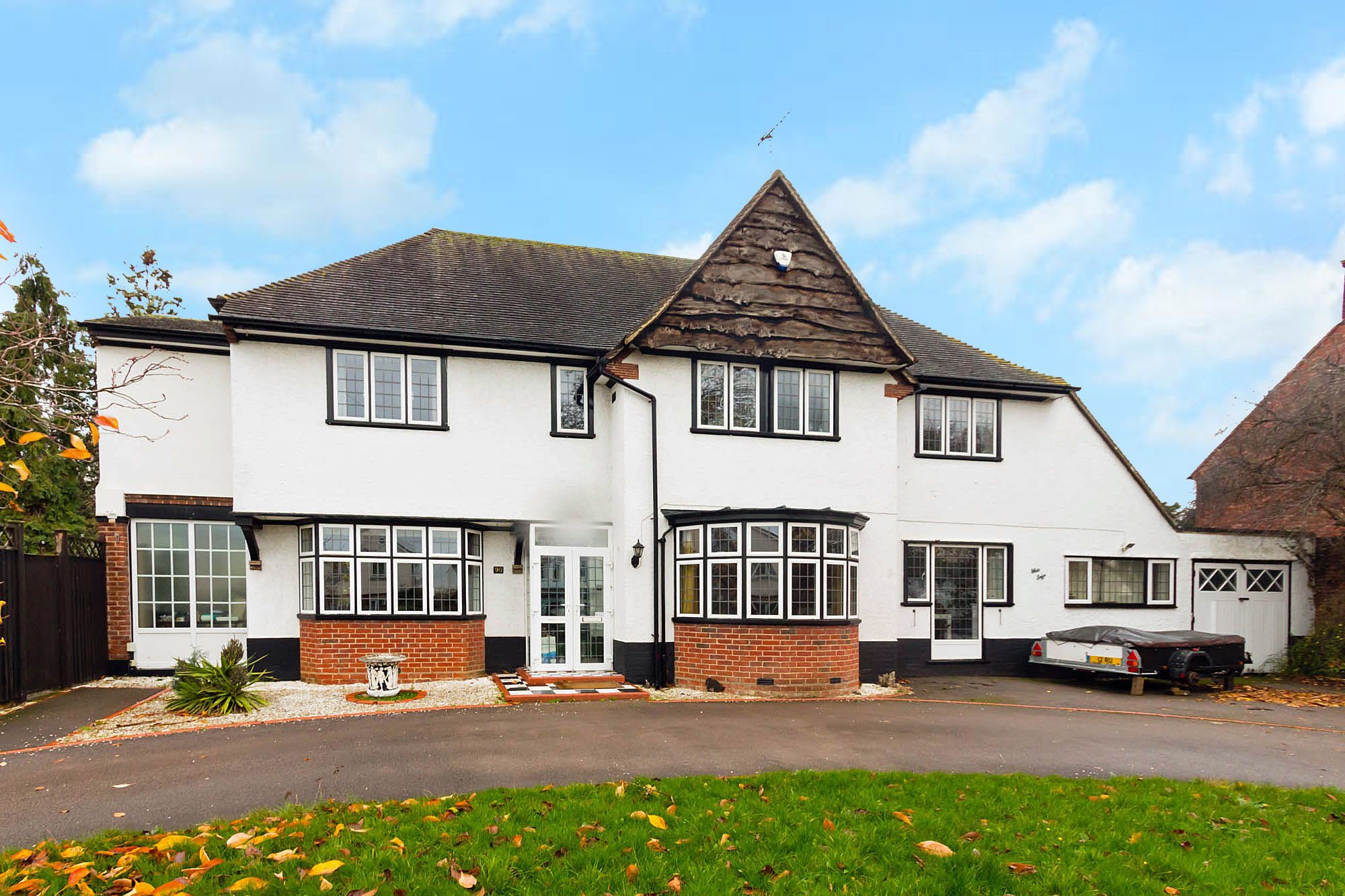 5 bed detached house for sale in Northampton Road, Wellingborough NN8