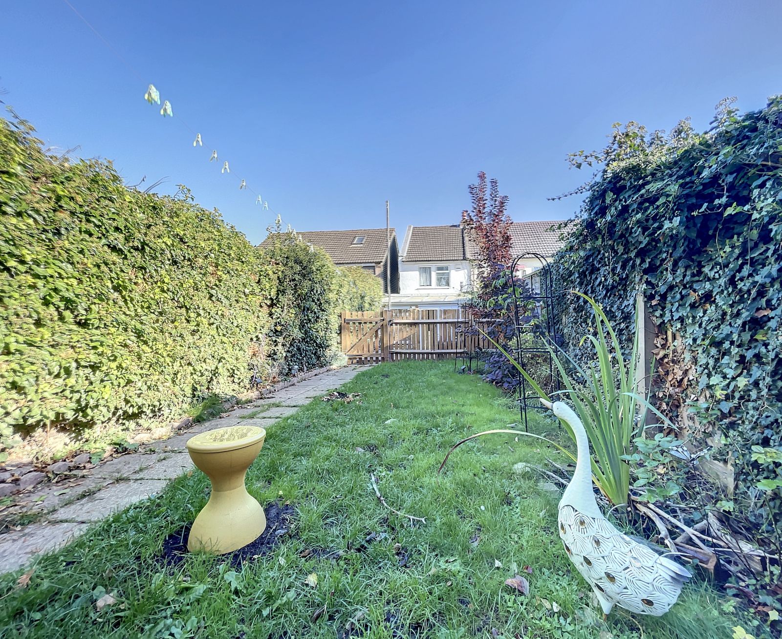 2 bed end terrace house for sale in Holborough Road, Snodland ME6 Zoopla