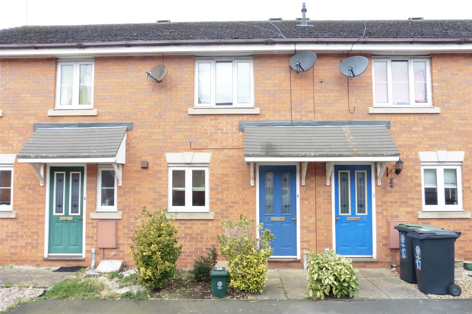 2 bed terraced house to rent in Gordon Street, Rushden, Northants NN10