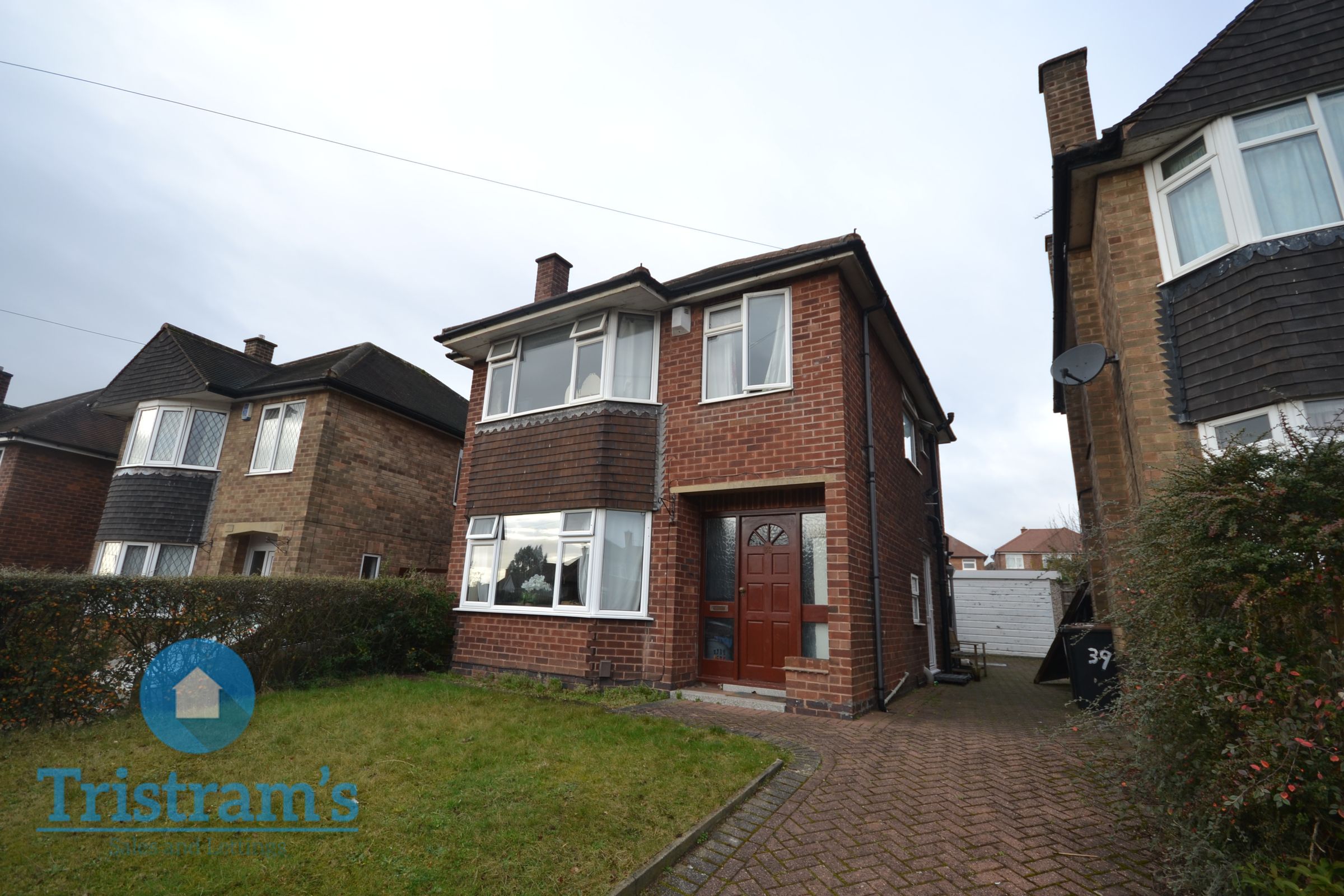3 bed detached house to rent in Bankfield Drive, Bramcote, Nottingham