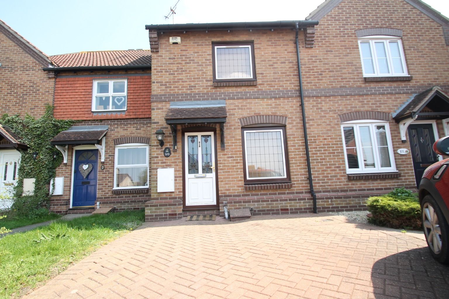 2 bed semidetached house to rent in Langham Drive, Rayleigh, Essex SS6
