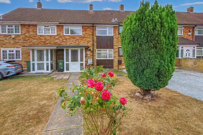 3 bed terraced house for sale in Curling Tye, Basildon SS14 Zoopla