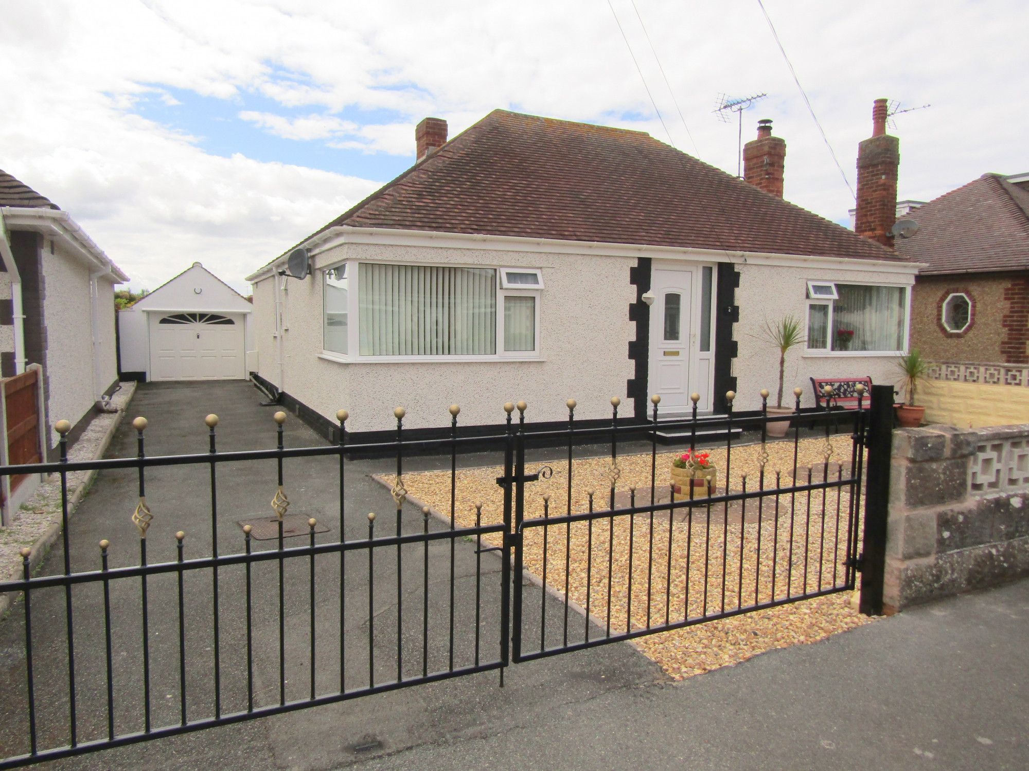 2 bed bungalow for sale in Methven Drive, Prestatyn LL19 Zoopla