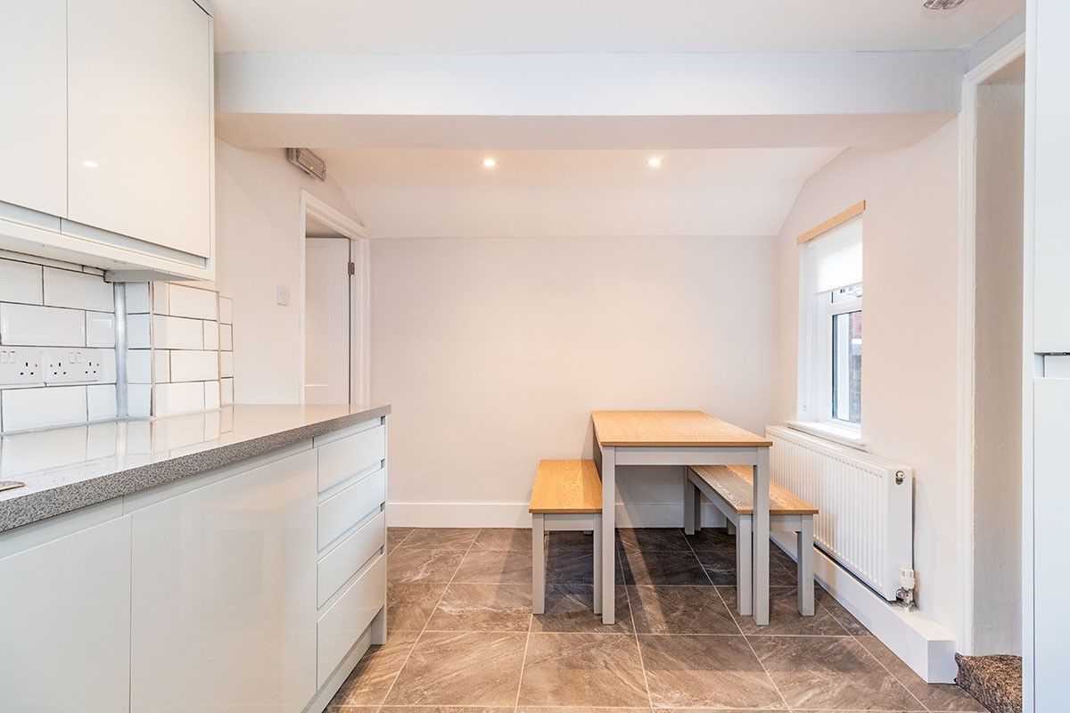 Room to rent in Penrhyn Road, Kingston Upon Thames, Surrey KT1 Zoopla