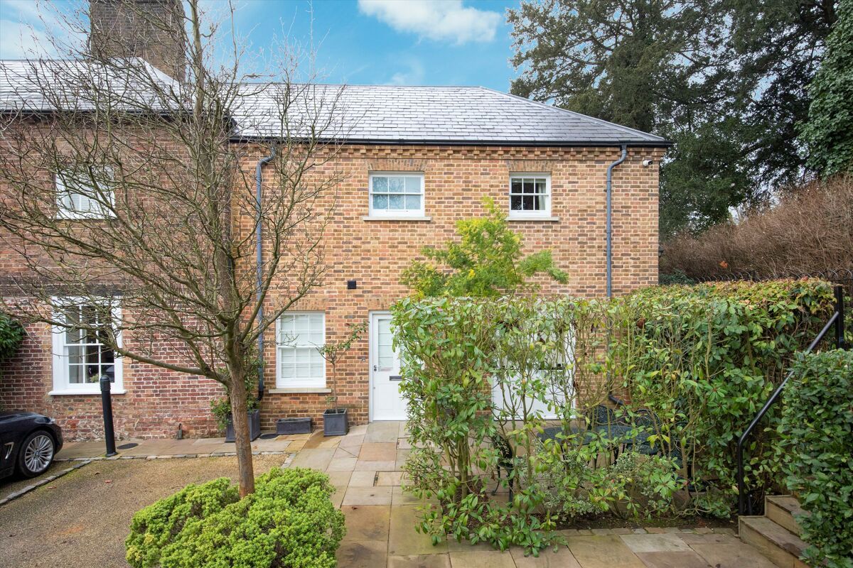 Cottage for sale in 5 Langholm Lodge 144152, Petersham Road, Richmond