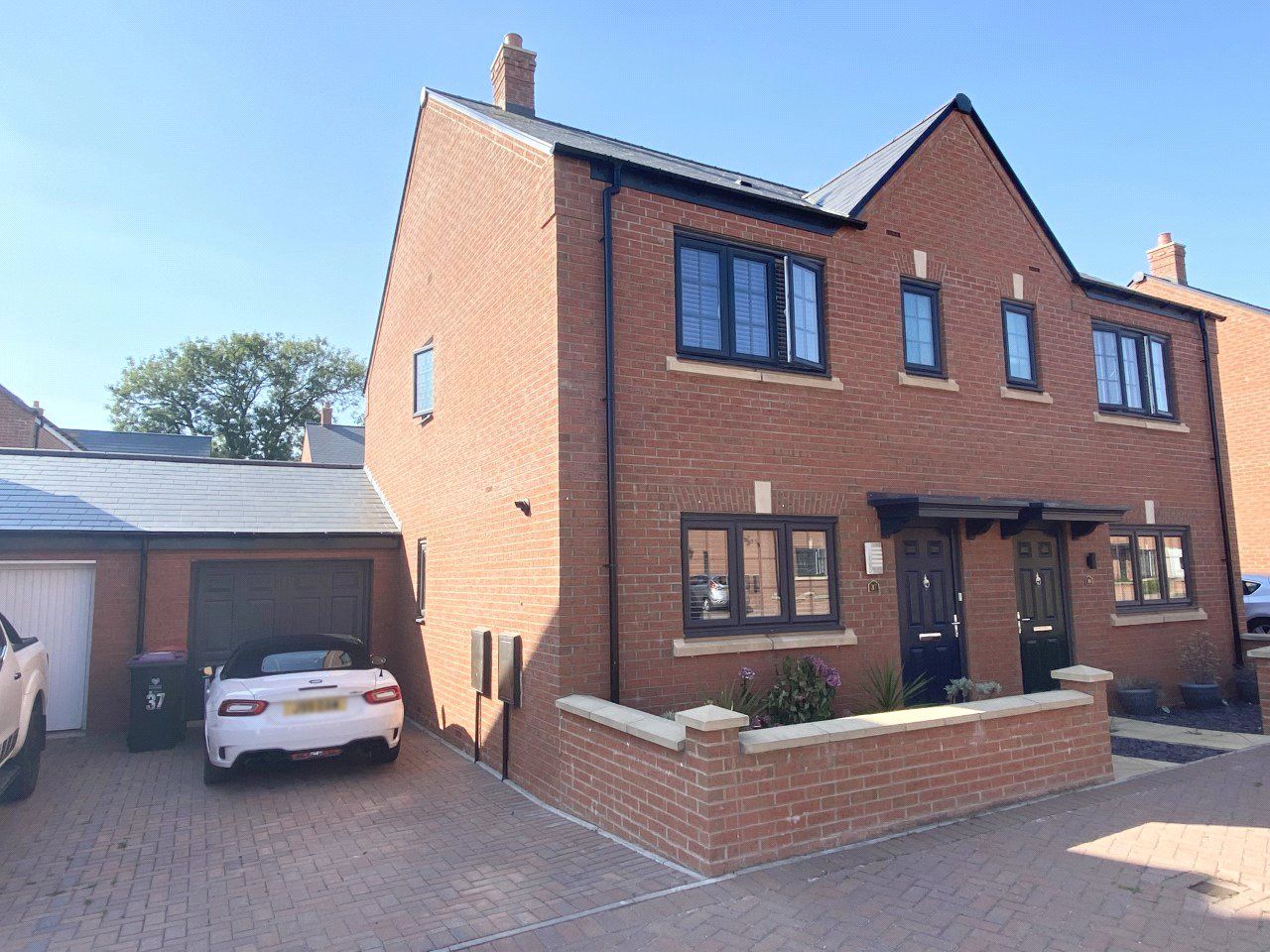 3 bed semidetached house for sale in New Meadow Road, Lightmoor