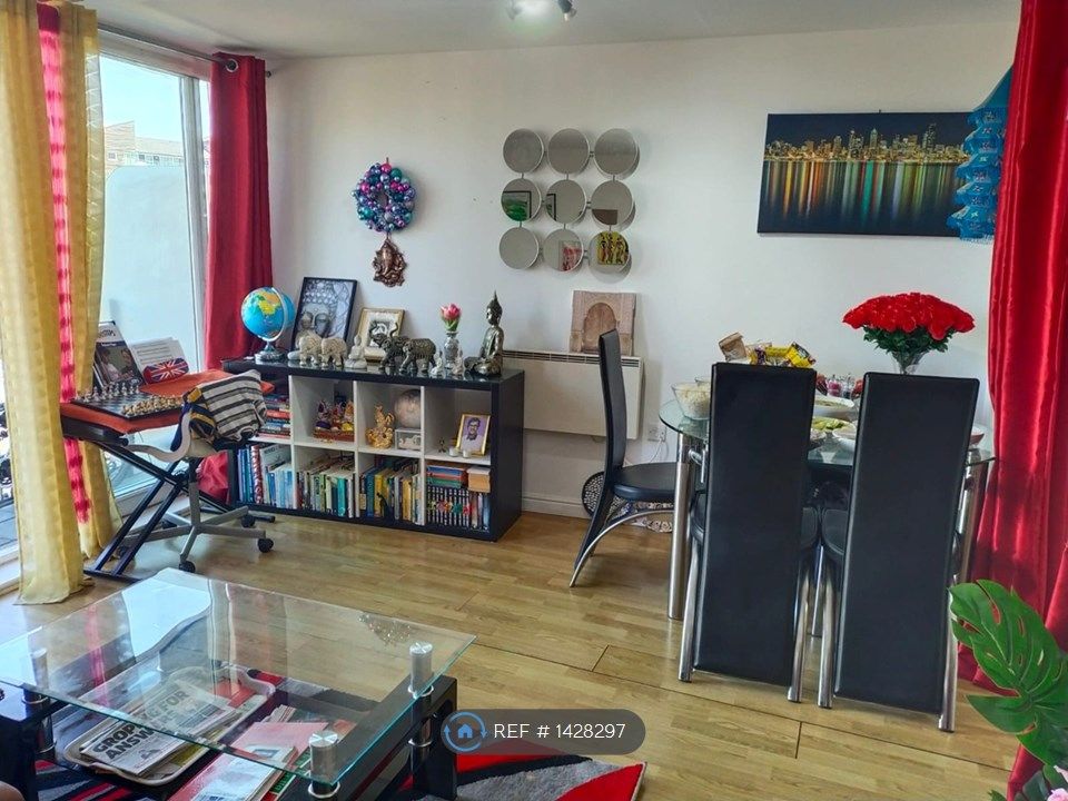 2 bed flat to rent in Berberis House, Feltham TW13 Zoopla